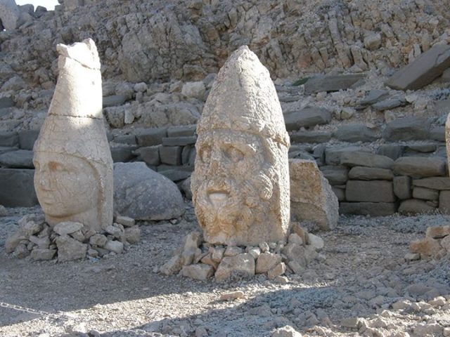 Les têtes de rois du Nemrut Dağı