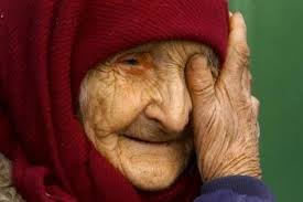vieille-dame-pleure
