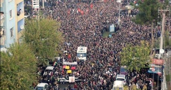 Funérailles de Tahir&nbsp;Elçi