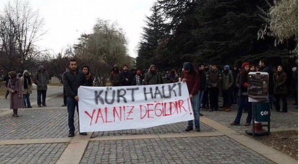 ODTÜ-soutien-kurde-banderole