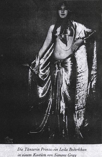 Leyla Bedirxan costume simone gray