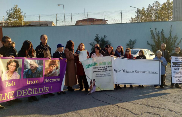 asli-erdogan-prison-garde