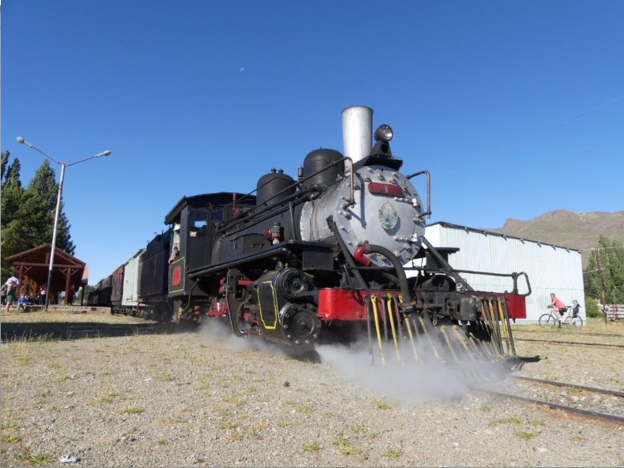 sadik celik tren 2 Moira İvana Millán